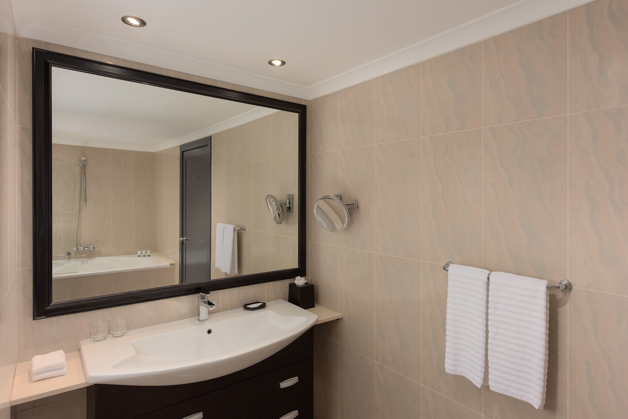 3 Bedrooms, Suite, 3 Double Beds, Sea View, Executive Level
