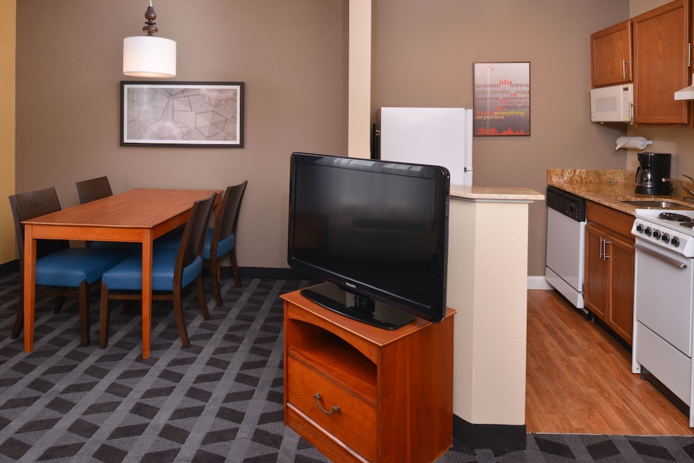 Candlewood Suites St Louis St Charles an IHG Hotel 27/36