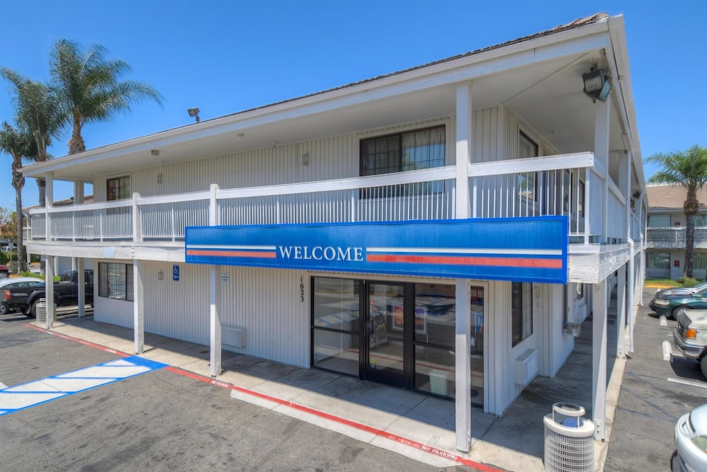 Motel6 Santa Ana, CA