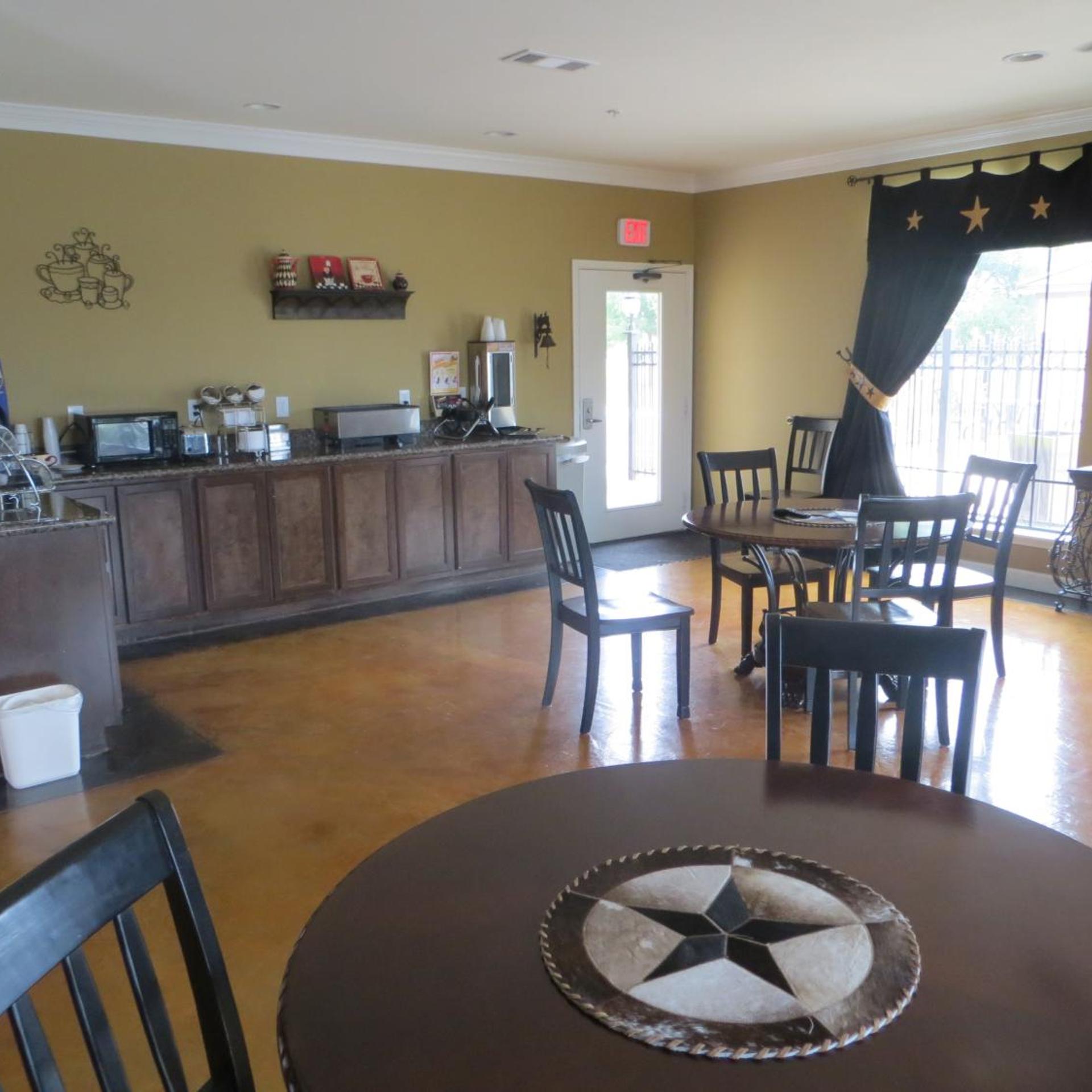 Black Gold Inn 25/43