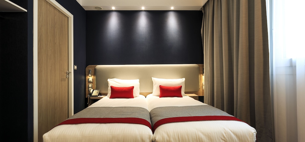 Holiday Inn Express Paris Velizy 15/71