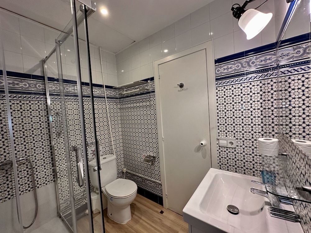 BARCELONA CENTER INN 43/50