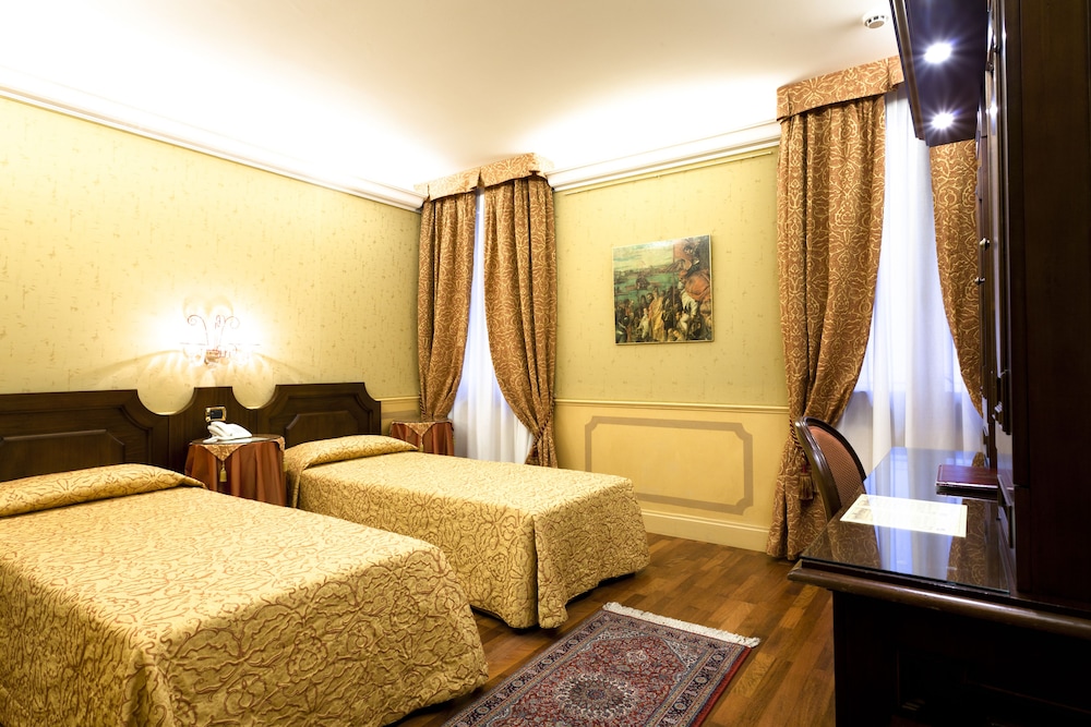 SUPERIOR, DOUBLE OR TWIN BED