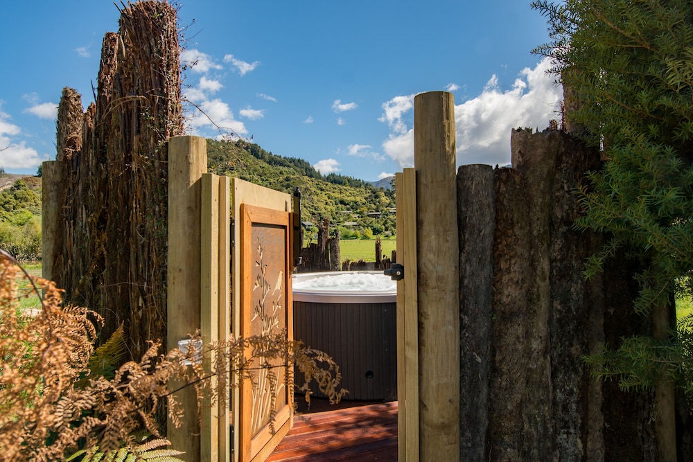 ABEL TASMAN LODGE 53/62