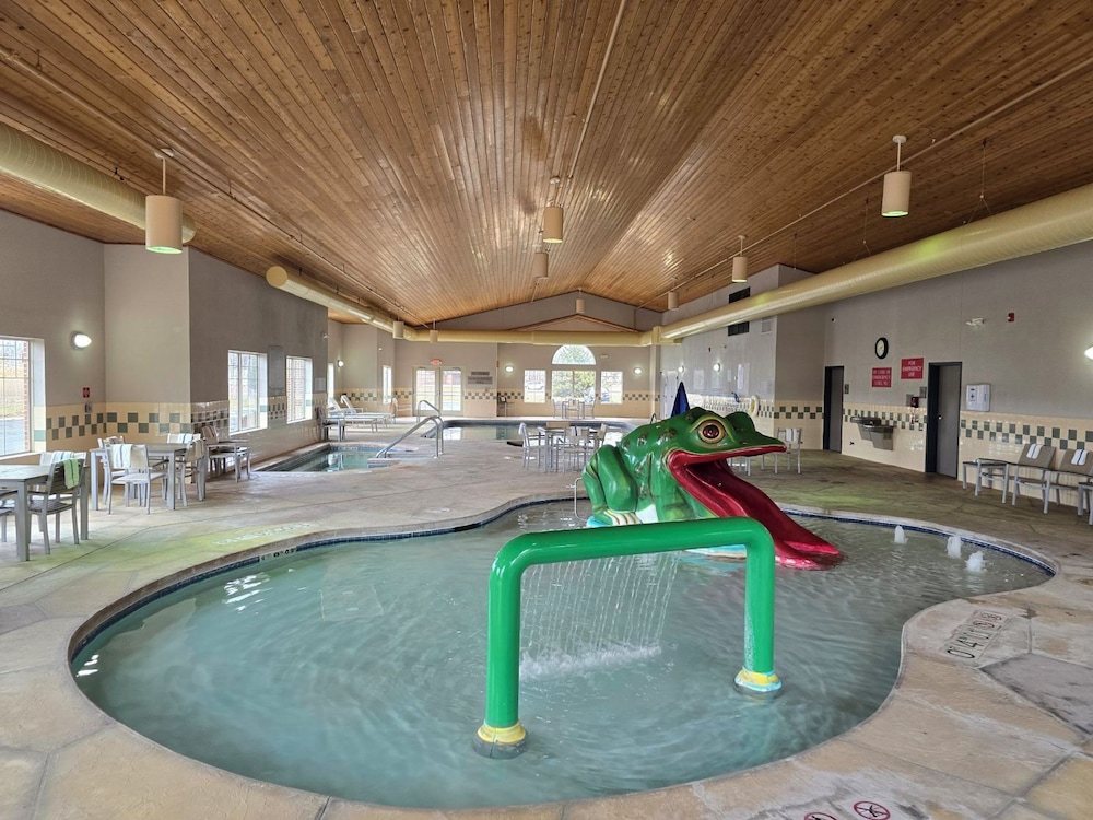 Country Inn Suites By Radisson Green Bay East Wi 30/55
