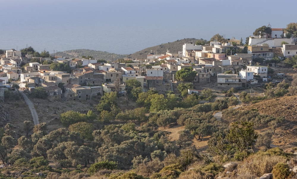 Mourtzanakis Residence 48/60