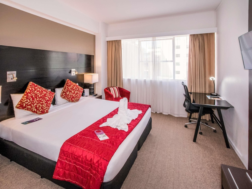 STANDARD, QUEEN BED
