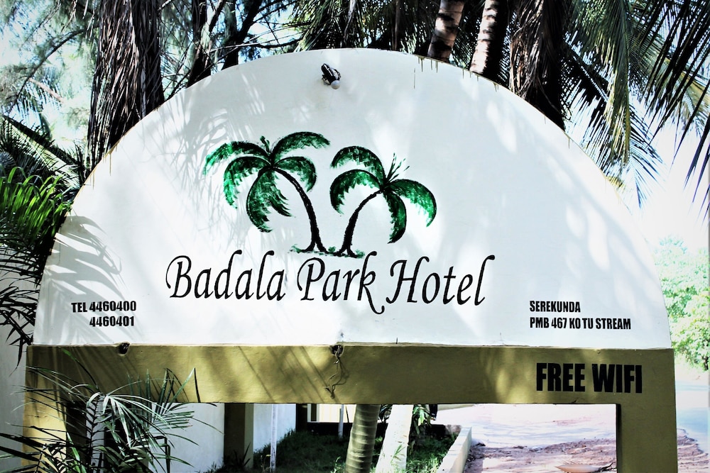 Badala Park Hotel in SERREKUNDA