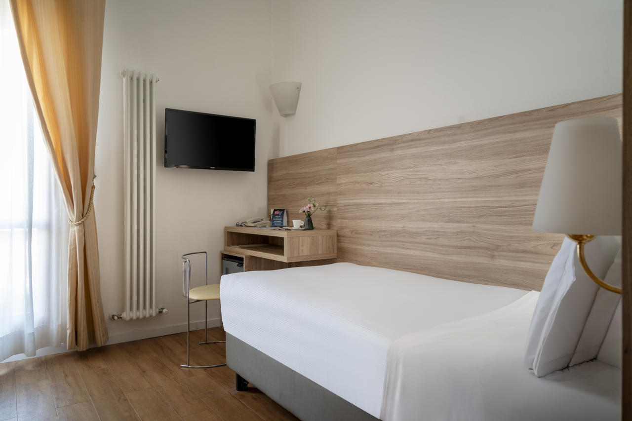 Hotel Re Enzo 76/102