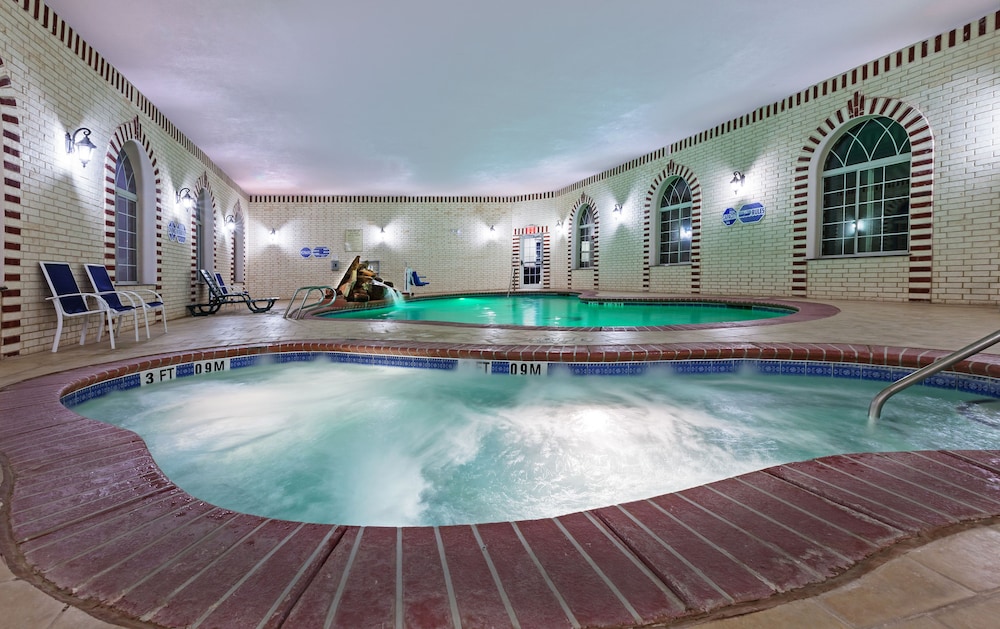 Holiday Inn Express Hotel Suites Amarillo East 26/49