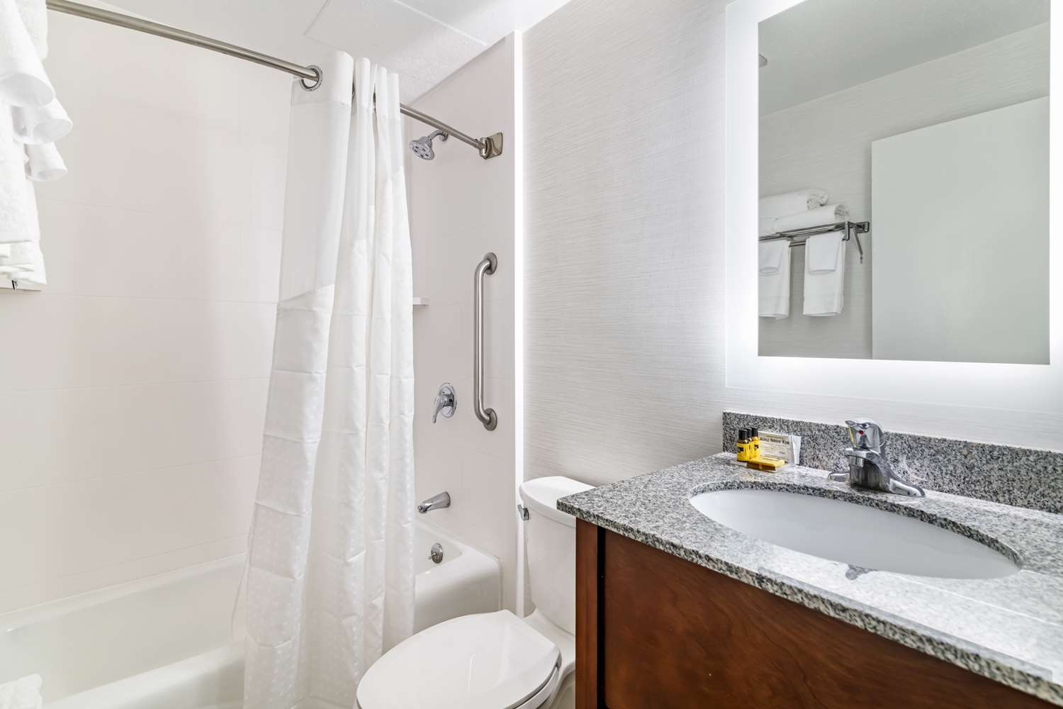 غرفة بسرير كينج، Best Western Springfield Hotel 4/4
