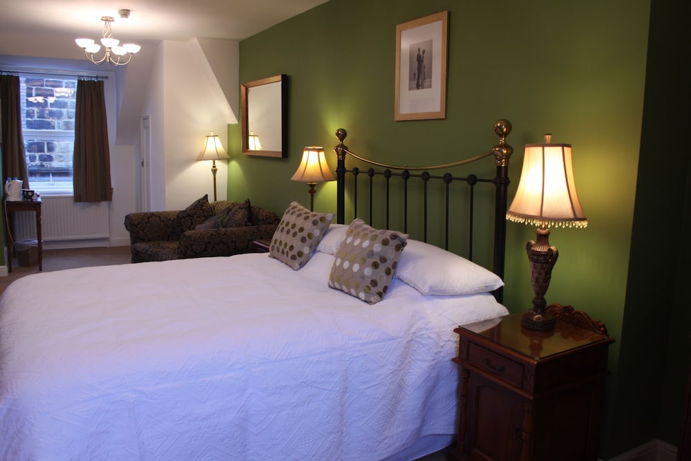 Wynnstay House 16/33