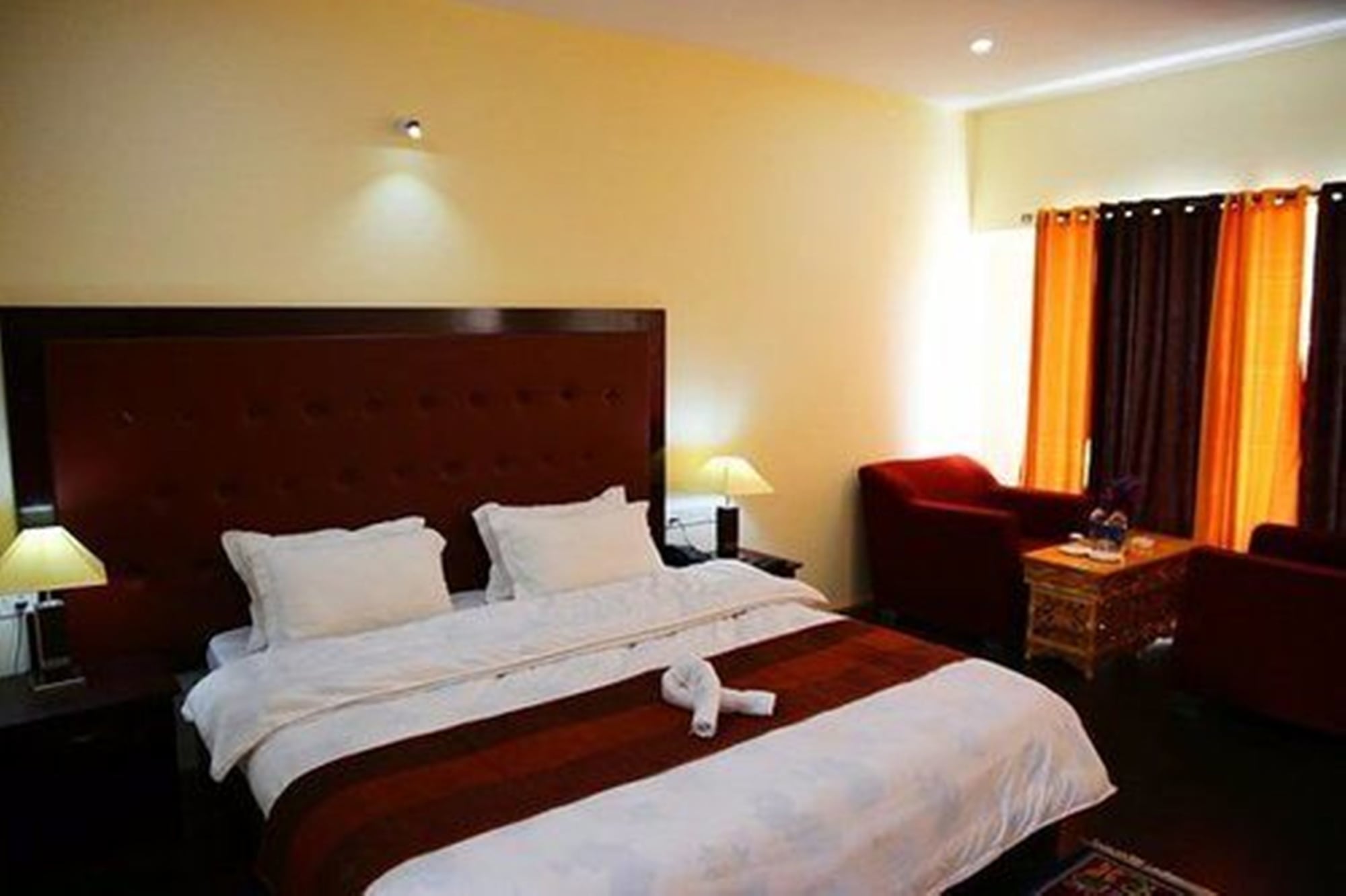 DELUXE, DOUBLE BED
