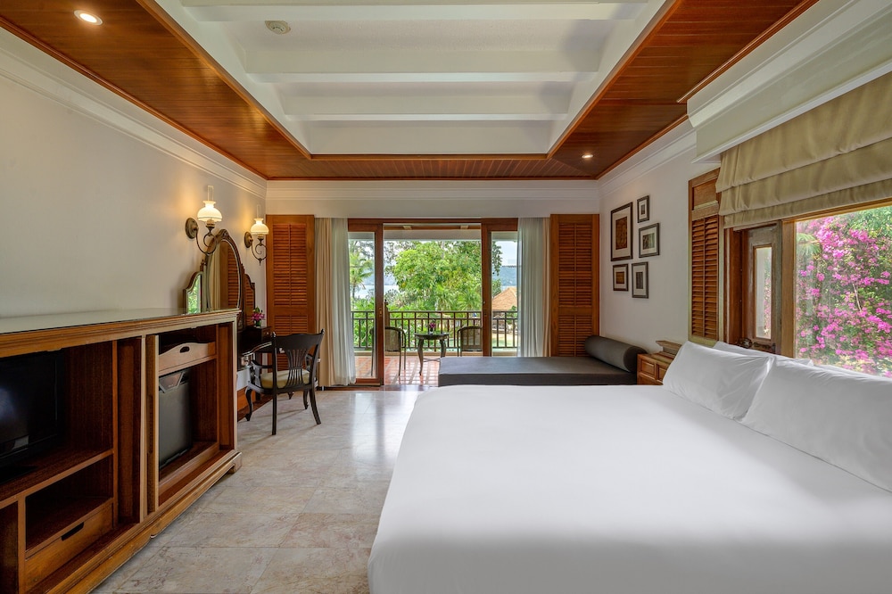 Thavorn Beach Village Phuket Resort and Spa 25/66