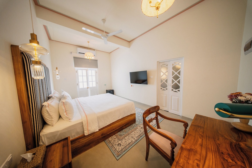 Deluxe, Double Bed