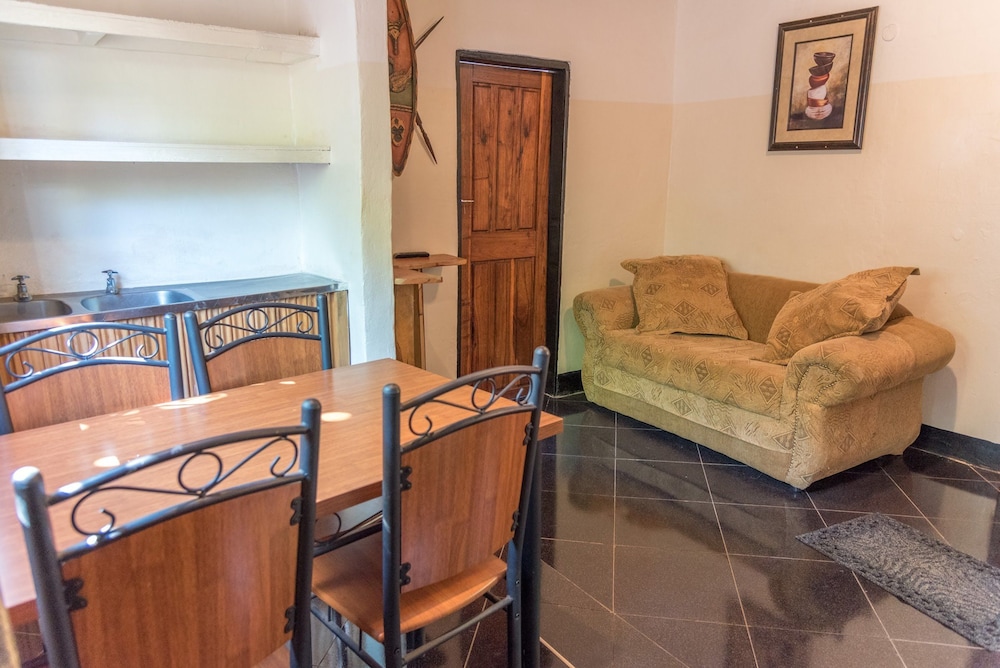Okavango Lodge 21/30
