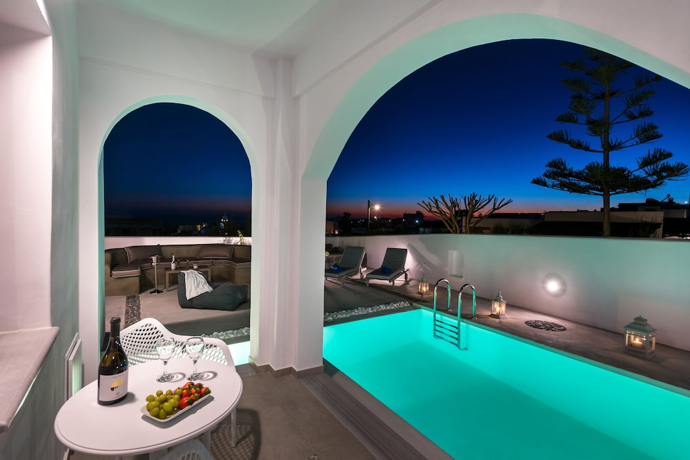 White Harmony Suites 32/69