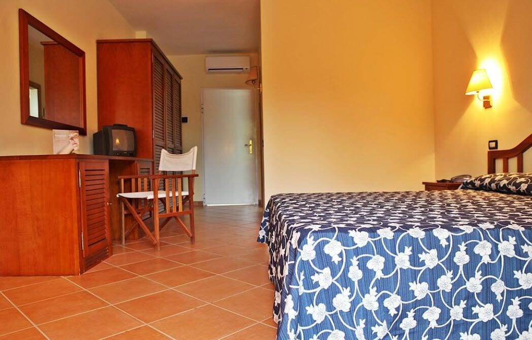 غرفة رباعية بسرير مزدوج وسريرين منفصلين، TI BLU Village Club 2/3