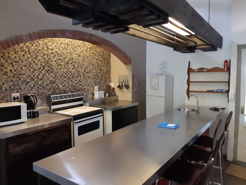 Hornbill House 34/49