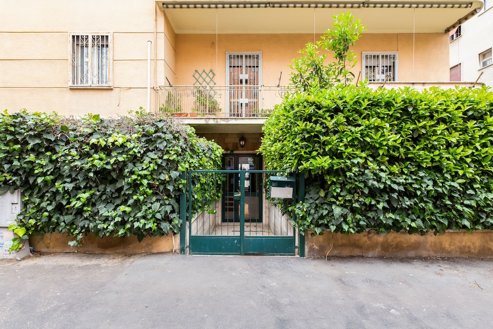 Lovely 3 rooms apartment close Trastevere Station 18/25