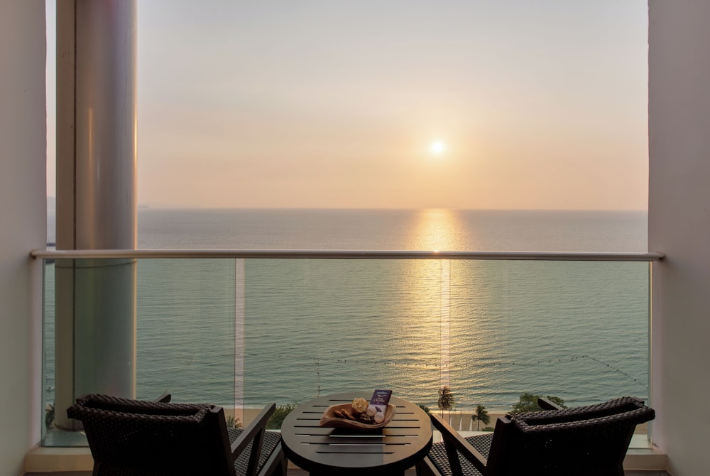 Movenpick Siam Hotel Na Jomtien Pattaya 60/64