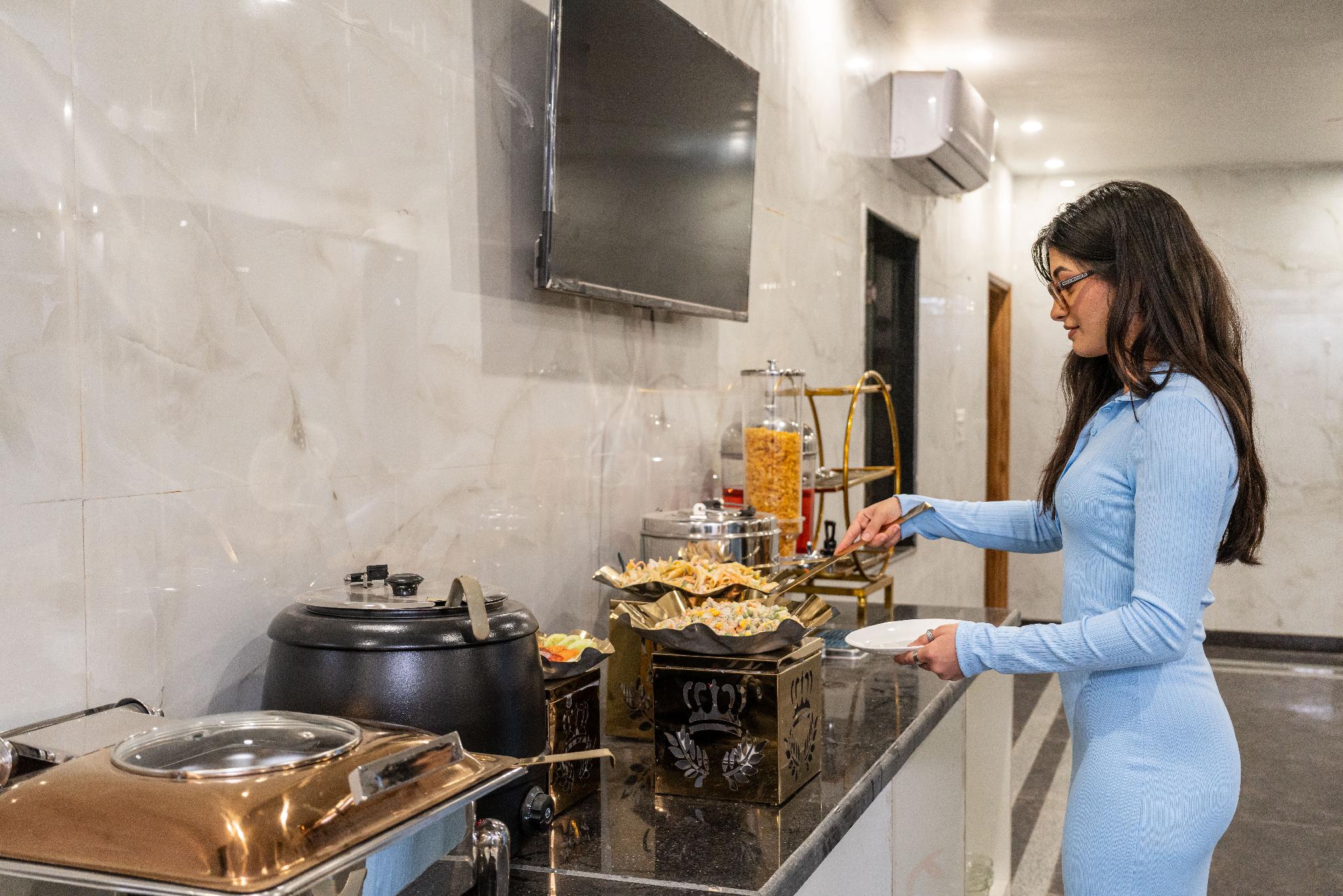 Lime Tree Hotel & One BHK Serviced Apartment Noida Grand Central Next to Sector 51 metro 19/25