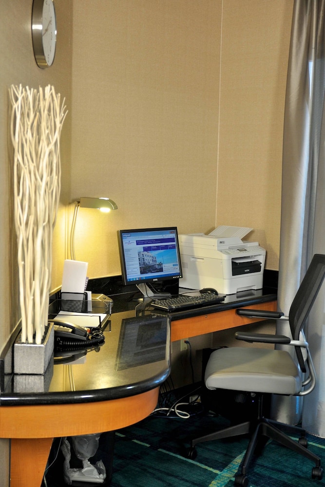 Springhill Suites by Marriott Galveston 23/24