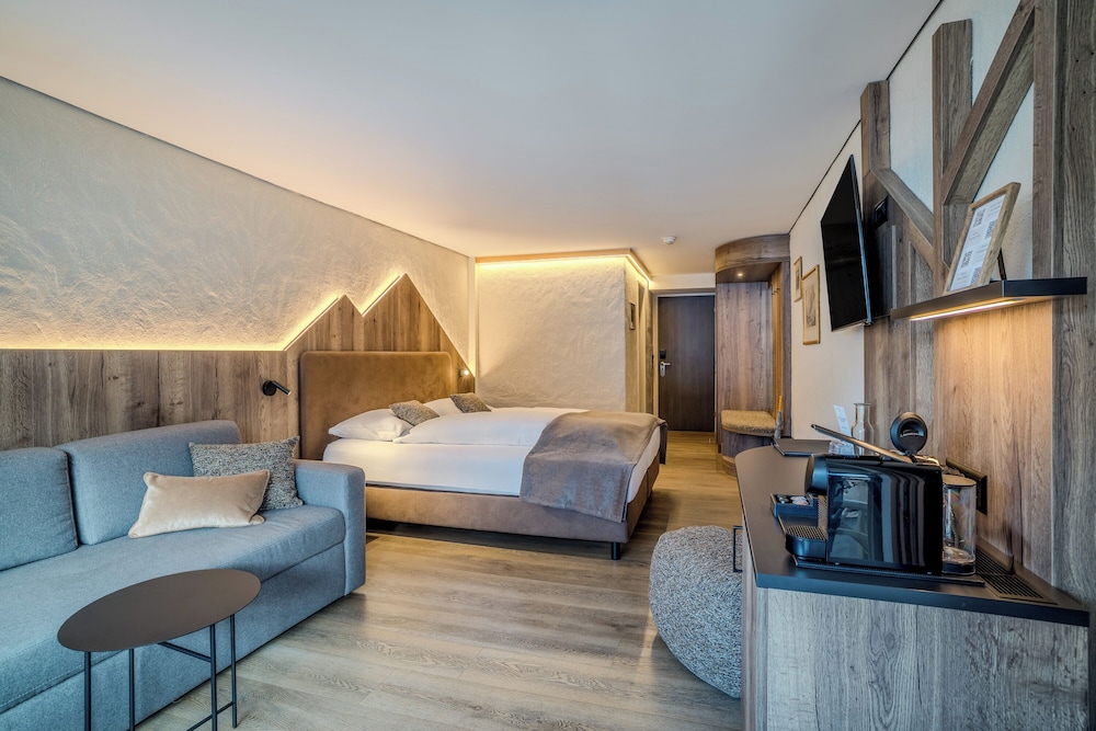 Superior, Twin Beds, Eiger View, Balcony