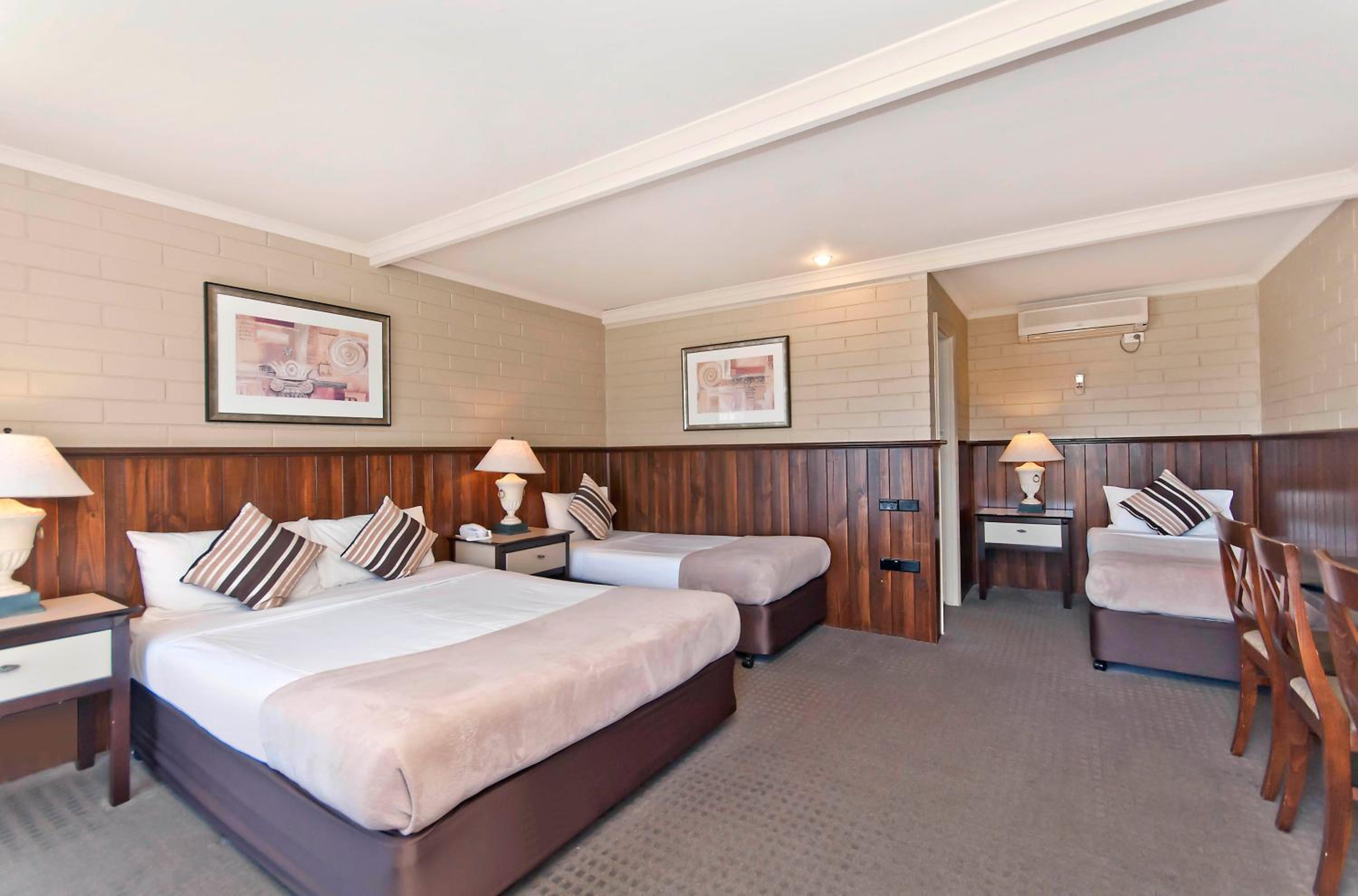 Room, Quadruple, Queen and Twin Beds