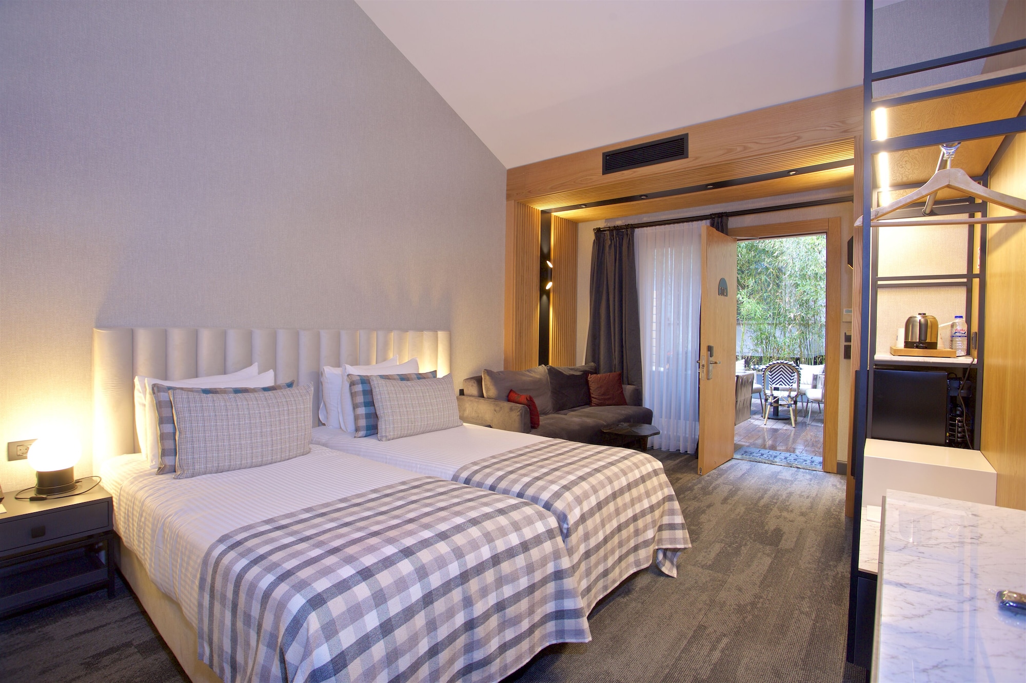 GARDEN, DELUXE, TWIN BEDS
