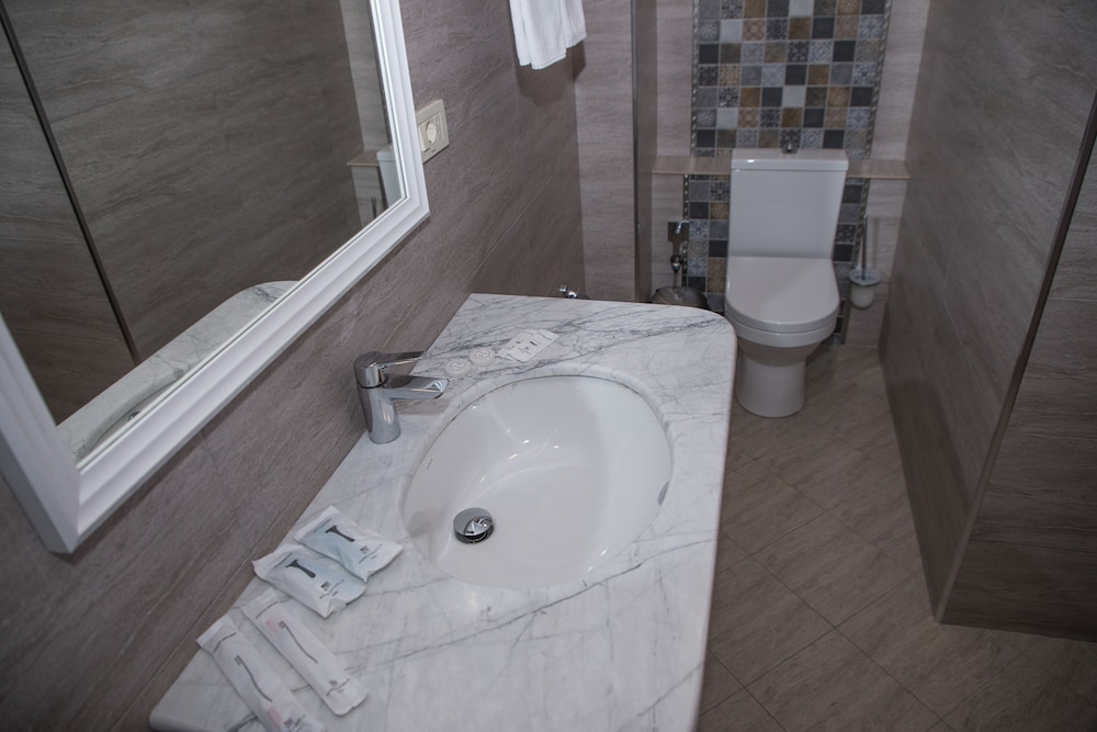 Auroom Hotel 38/40