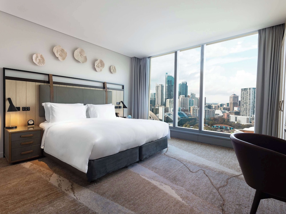 SUPERIOR, KING BED, ACCESSIBLE