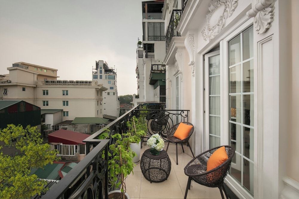 Sunline Hotel 5/50