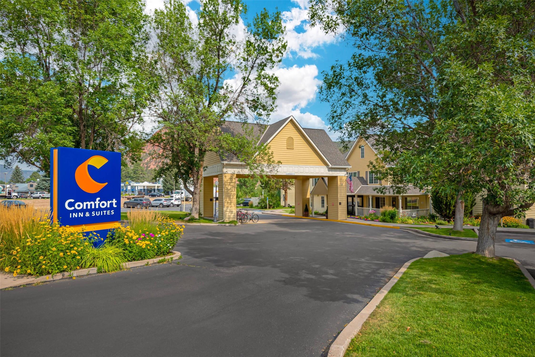 Comfort Inn & Suites Carbondale on the Roaring Fork 8/60