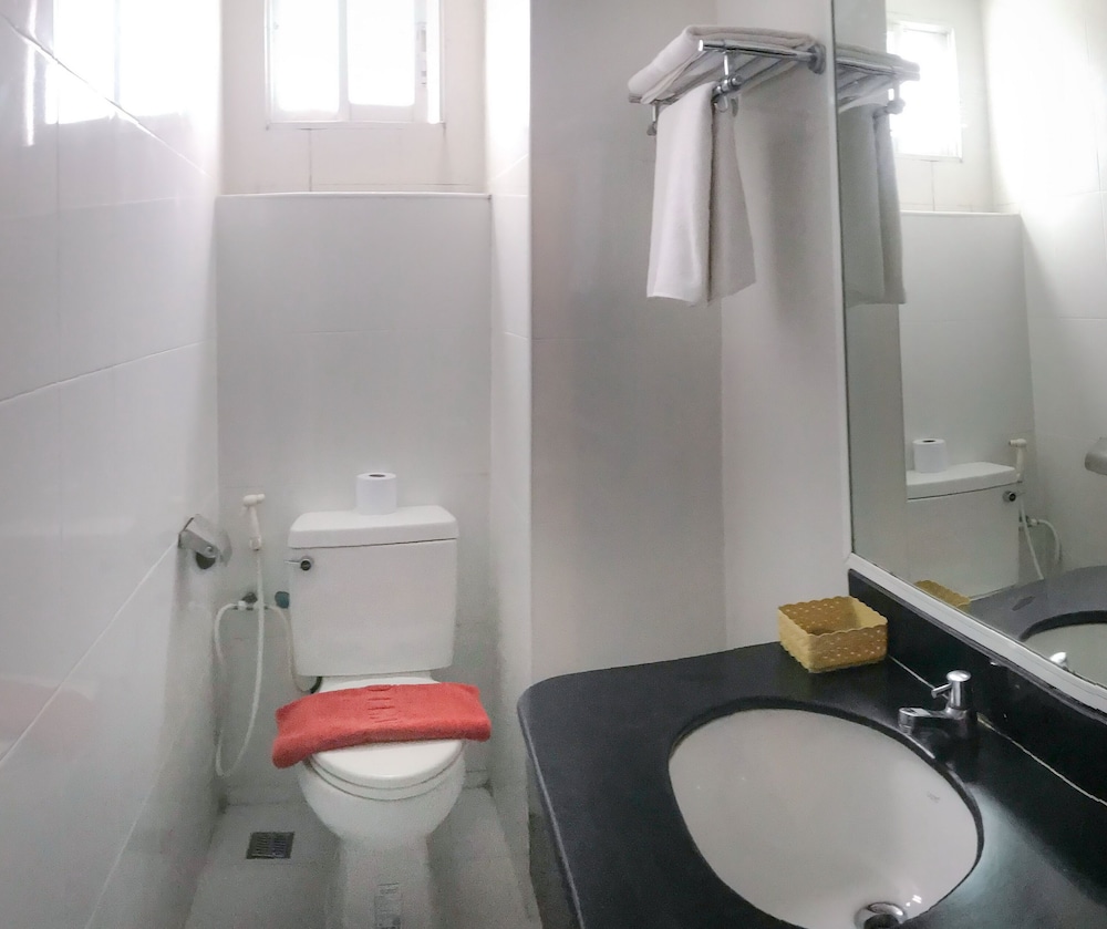 J TWO S Pratunam Hotel 17/19