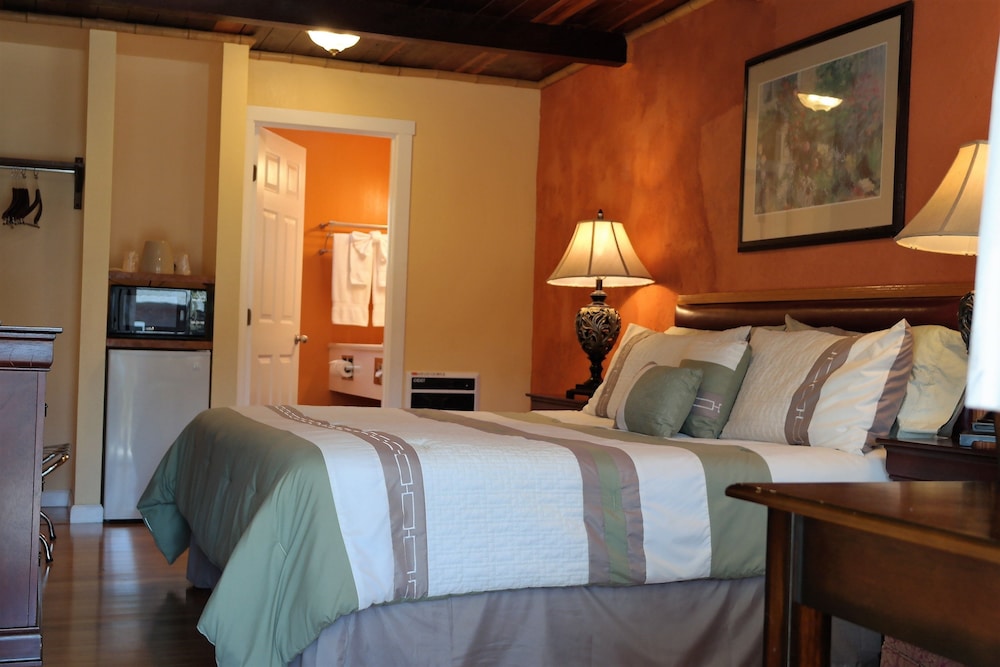 Coast Inn and Spa Fort Bragg 17/65
