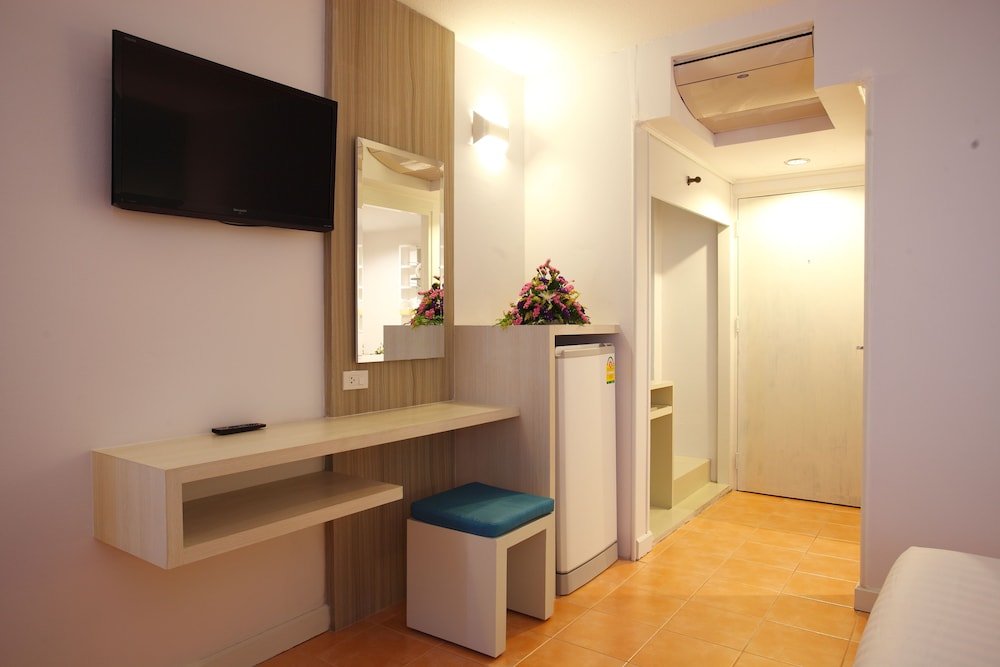 On Hotel Phuket 50/71