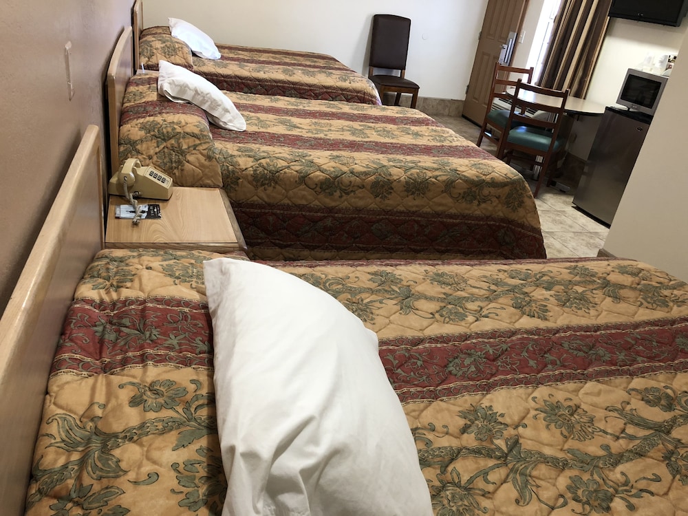 Topper Motel 27/47
