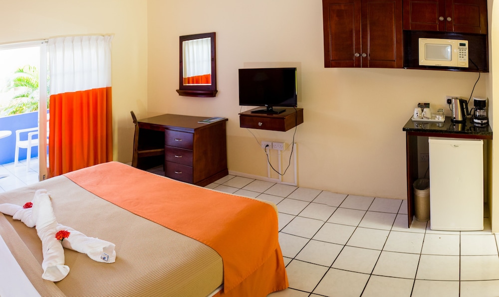 Bay Gardens Inn 34/75