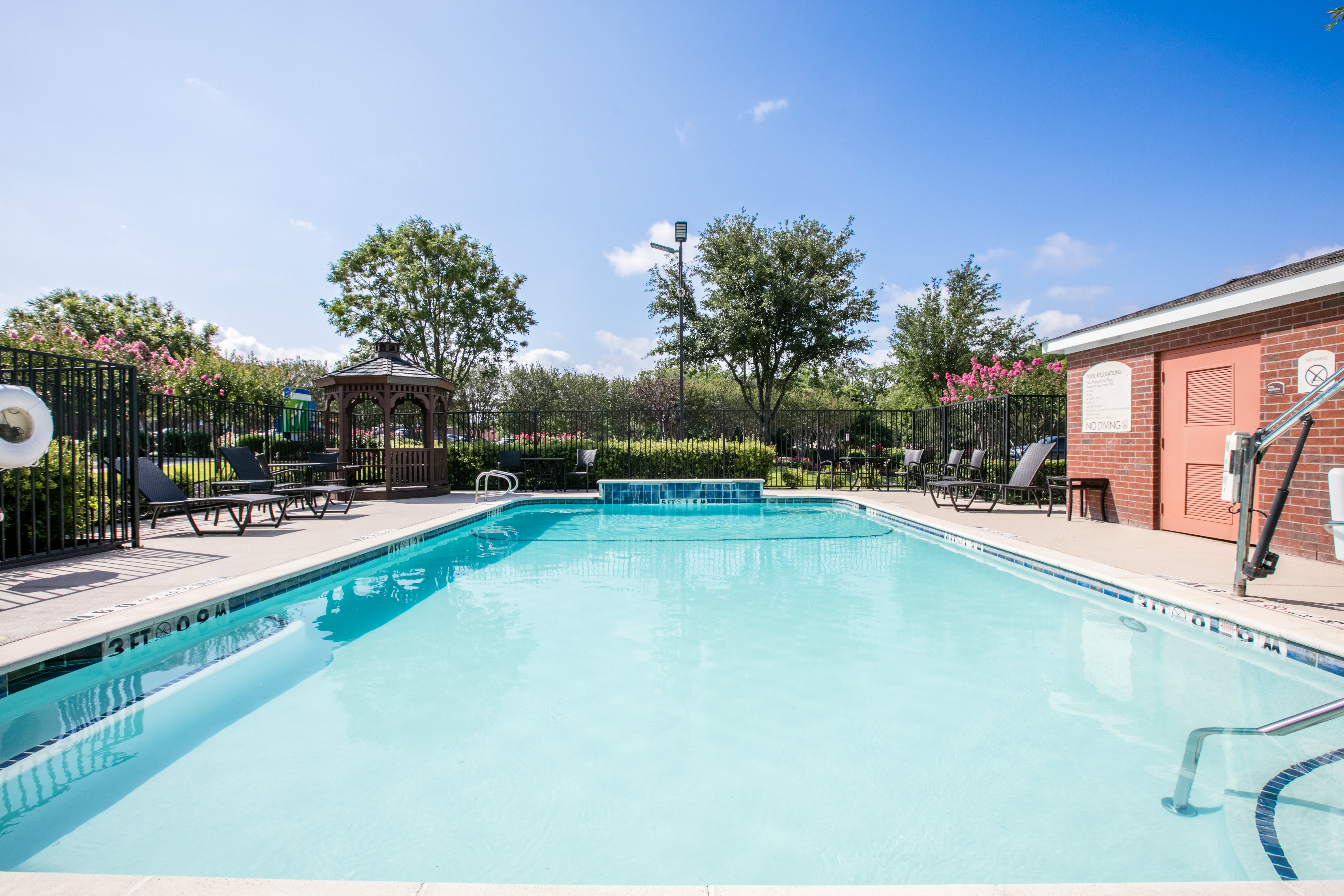 Holiday Inn Express Hotel And Suites Dallas Grand Prairie I 20 51/80
