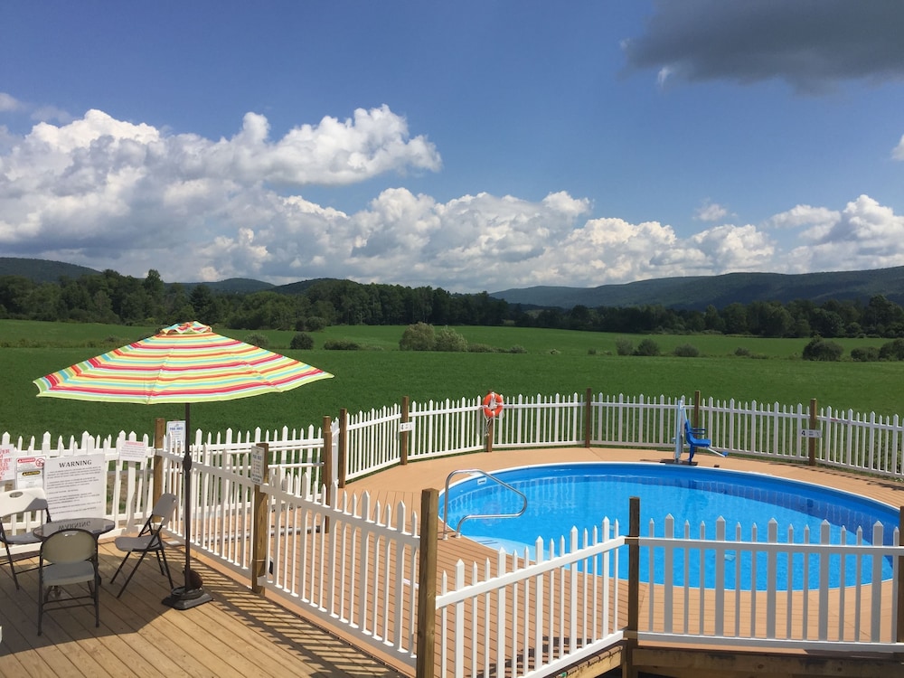 Apple Inn And Suites 48/50