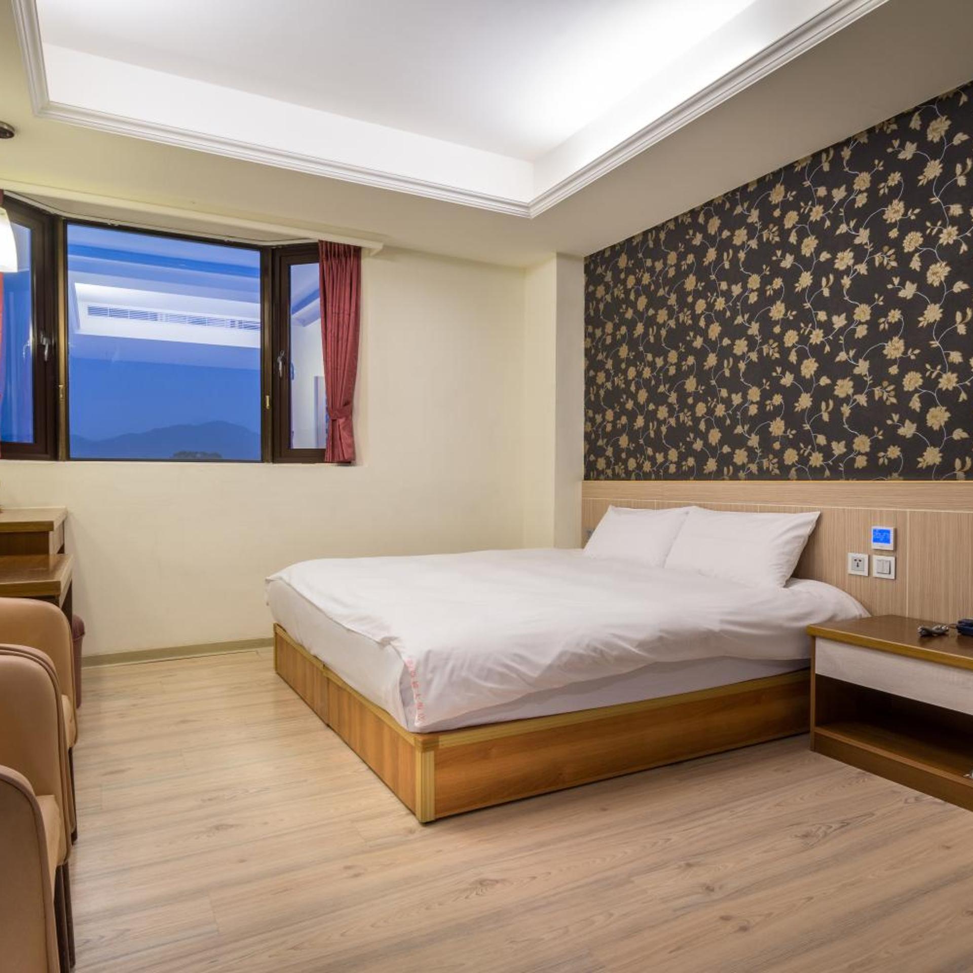 Yadi Hotel 22/53