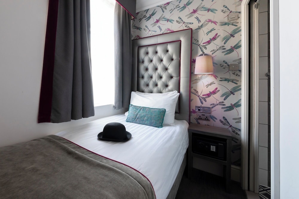 The Beverley Hotel 25/50