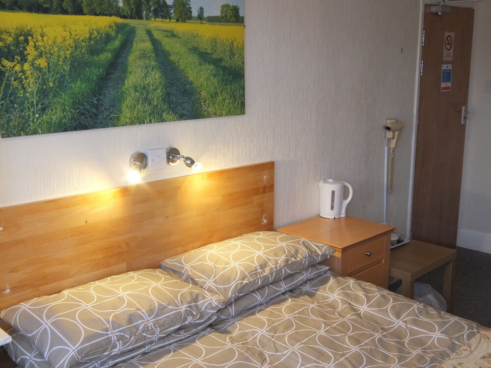 The Monsell Hotel 3/34