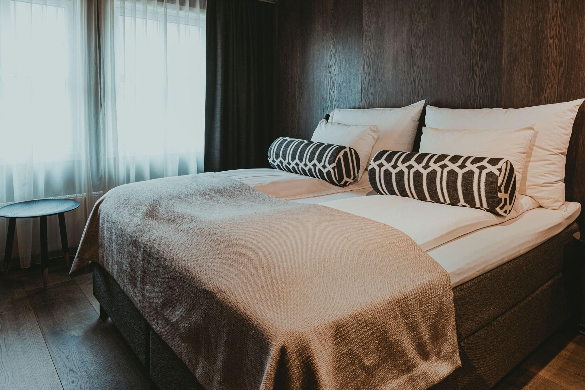 Room, Double Bed