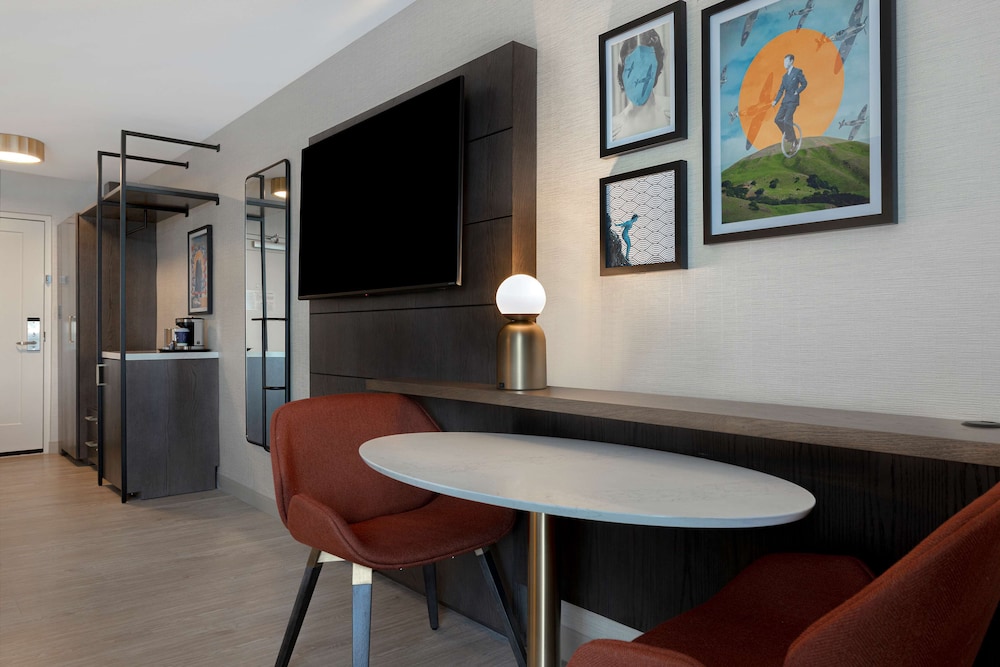 DoubleTree by Hilton Palmdale 61/75