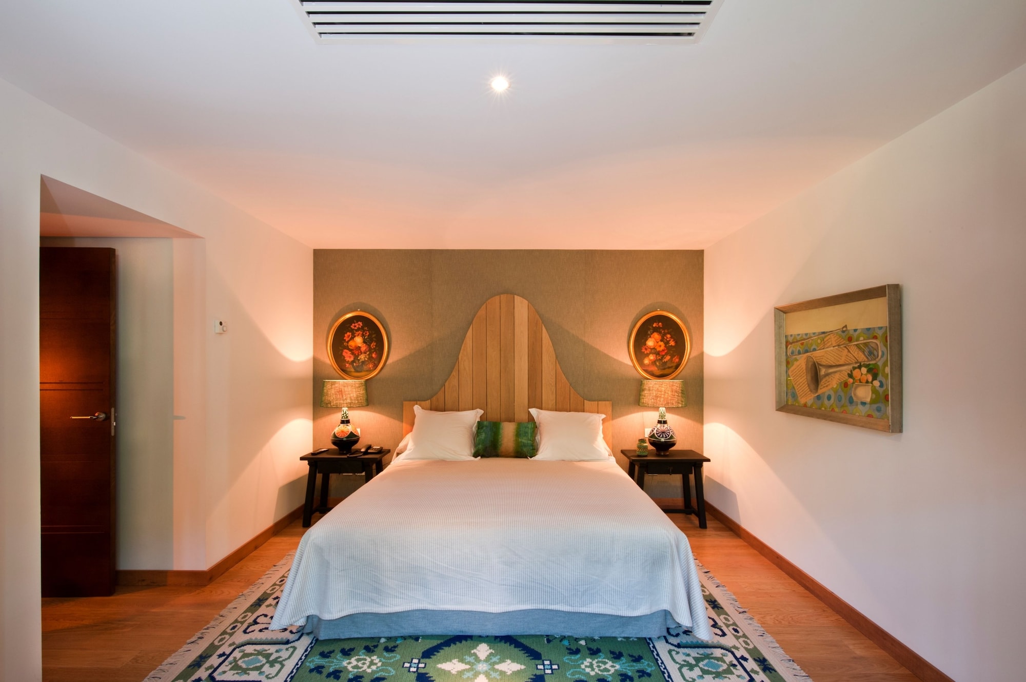 Junior Suite, Queen Bed