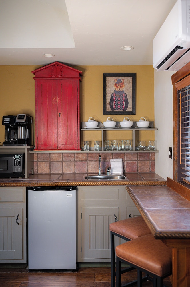 Highland Haven Creekside Inn 39/50
