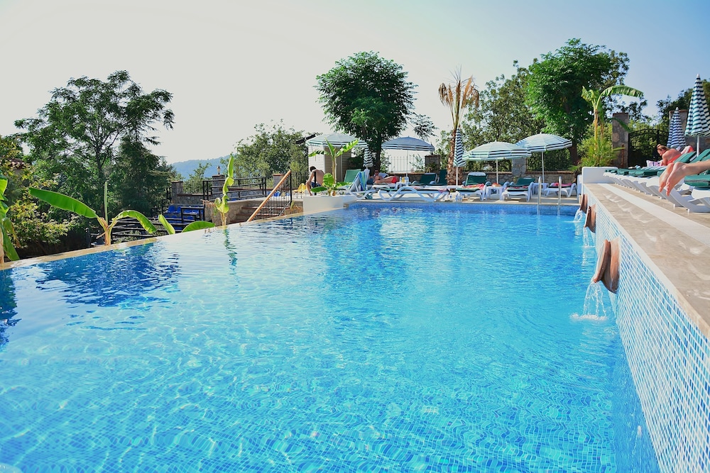 Perdikia Hill Family Resort Villas 42/68