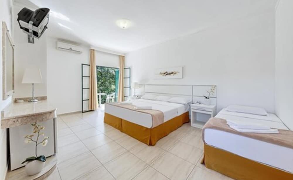 Grinbergs Village Hotel 15/46